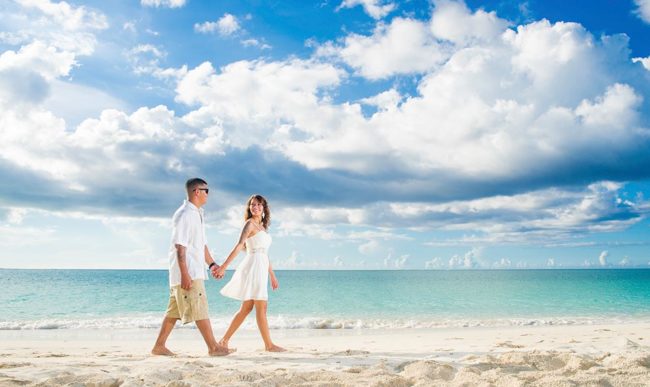 grace-bay-couple-photos