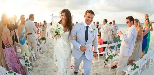 photography-turks-and-caicos-destination-beach-wedding-ceremony-grace-bay-club